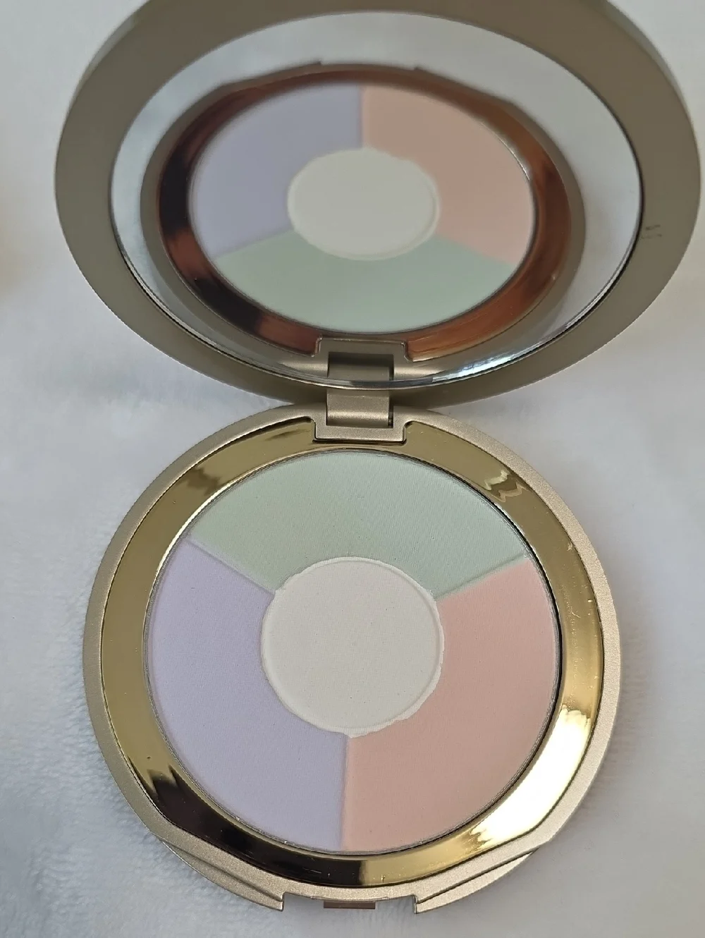NIB Stila One Step Correct Brightening Finishing Powder